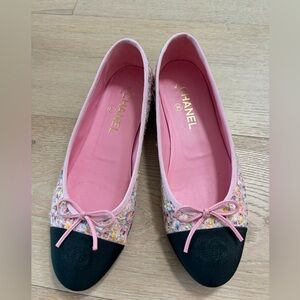 CHANEL Pink Tweed Ballet Flats with Black Cap Toe